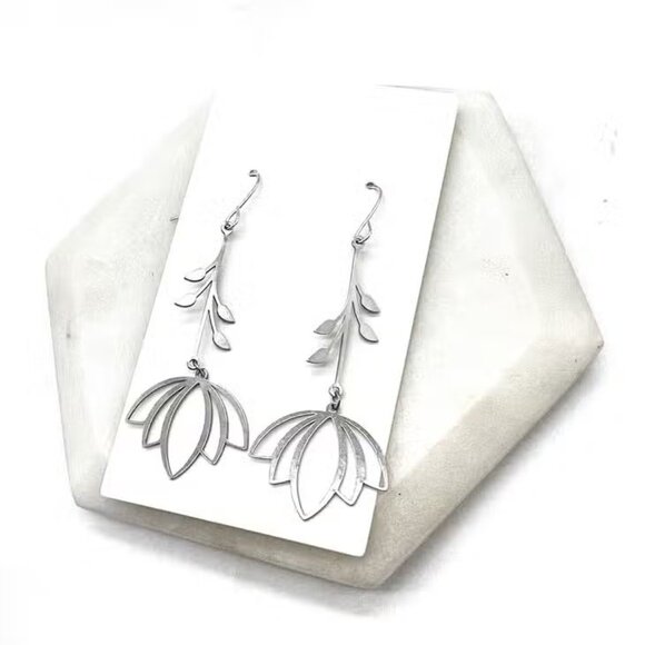 Jewelry - Silver Lotus Flower Earrings